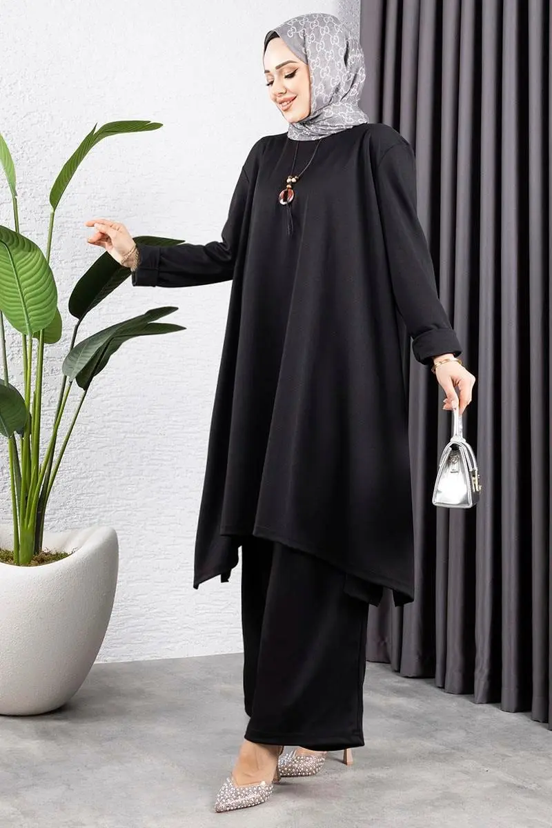 Kolyeli Yırtmaç Detaylı Takım Siyah-detail