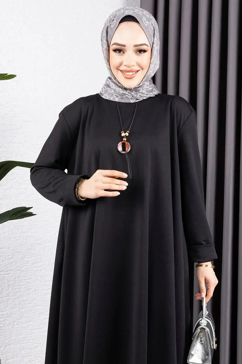 Kolyeli Yırtmaç Detaylı Takım Siyah-detail