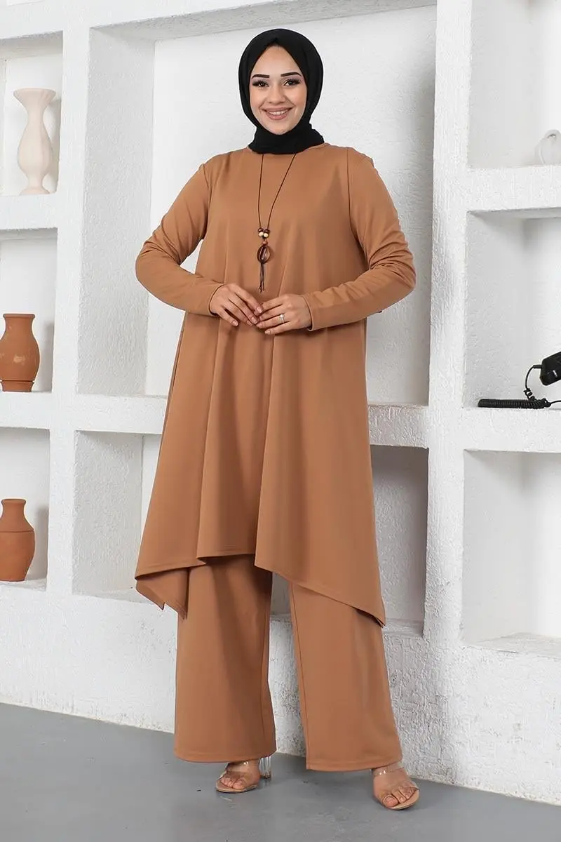 Kolyeli Yırtmaç Detaylı Takım Taba-detail