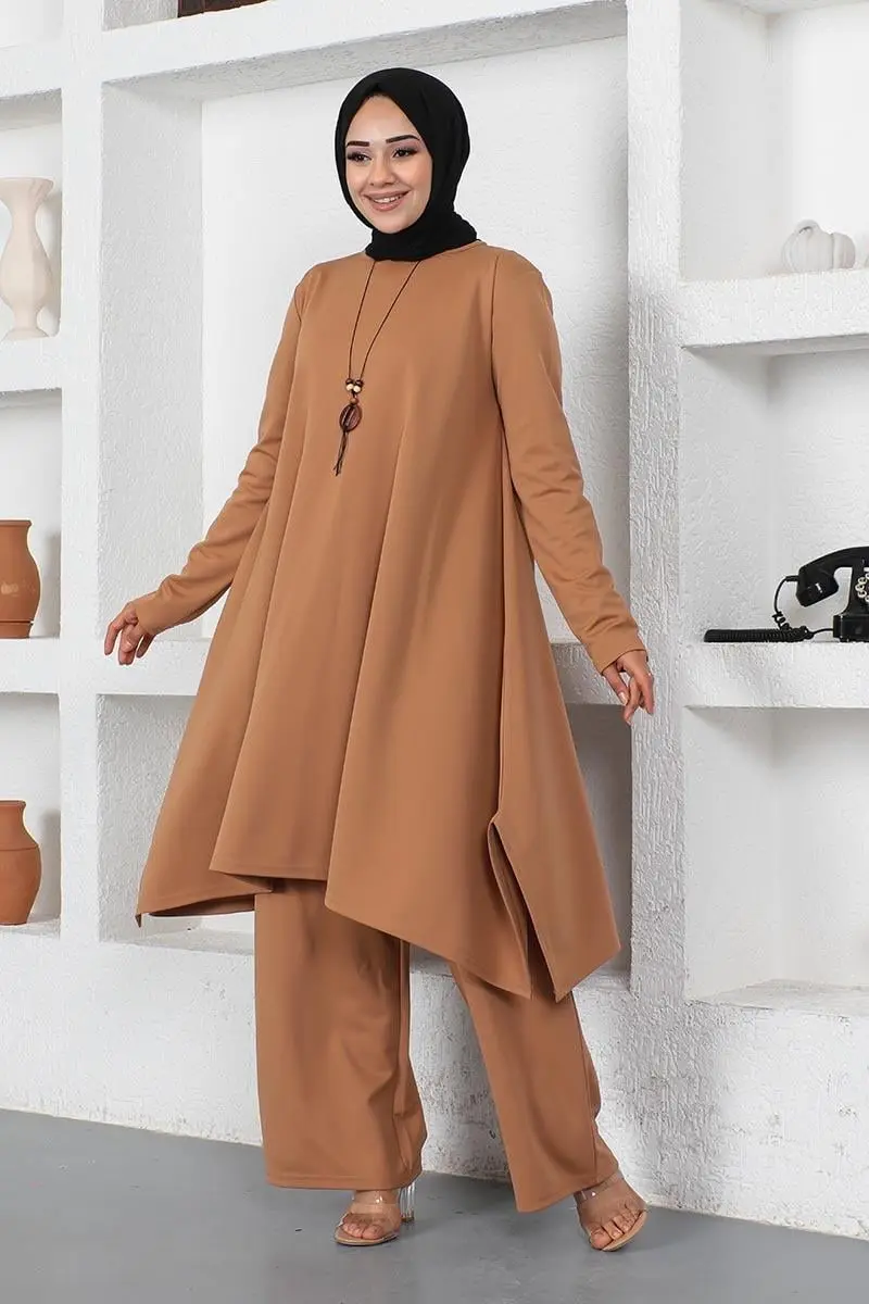 Kolyeli Yırtmaç Detaylı Takım Taba-detail