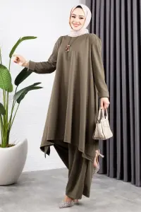 Kolyeli Yırtmaç Detaylı Takım Haki