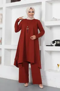 Kolyeli Yırtmaç Detaylı Takım Kiremit