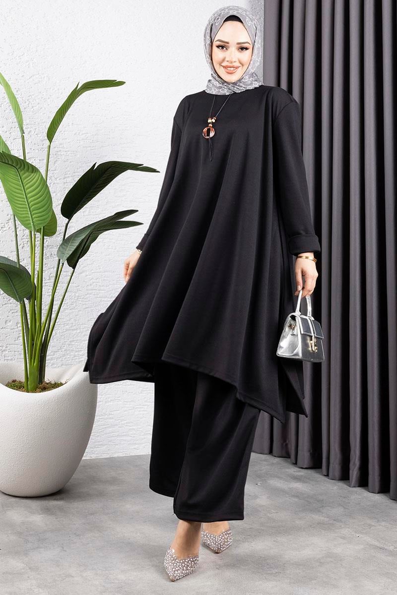 Kolyeli Yırtmaç Detaylı Takım Siyah