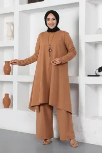 Kolyeli Yırtmaç Detaylı Takım Taba