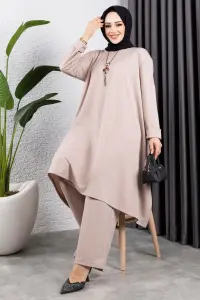 Kolyeli Yırtmaç Detaylı Takım Vizon