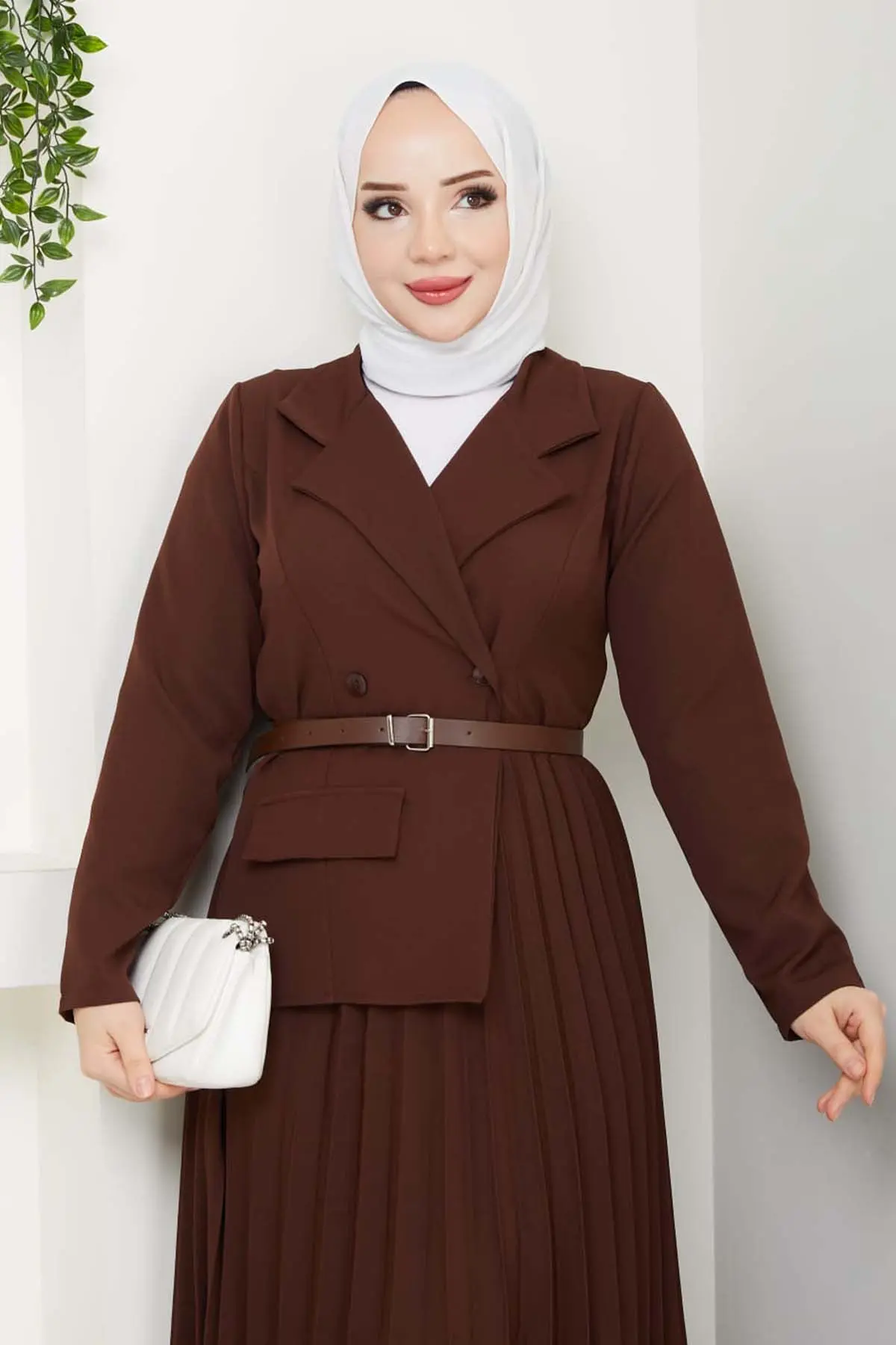 Kruvaze Yaka Piliseli Elbise-detail