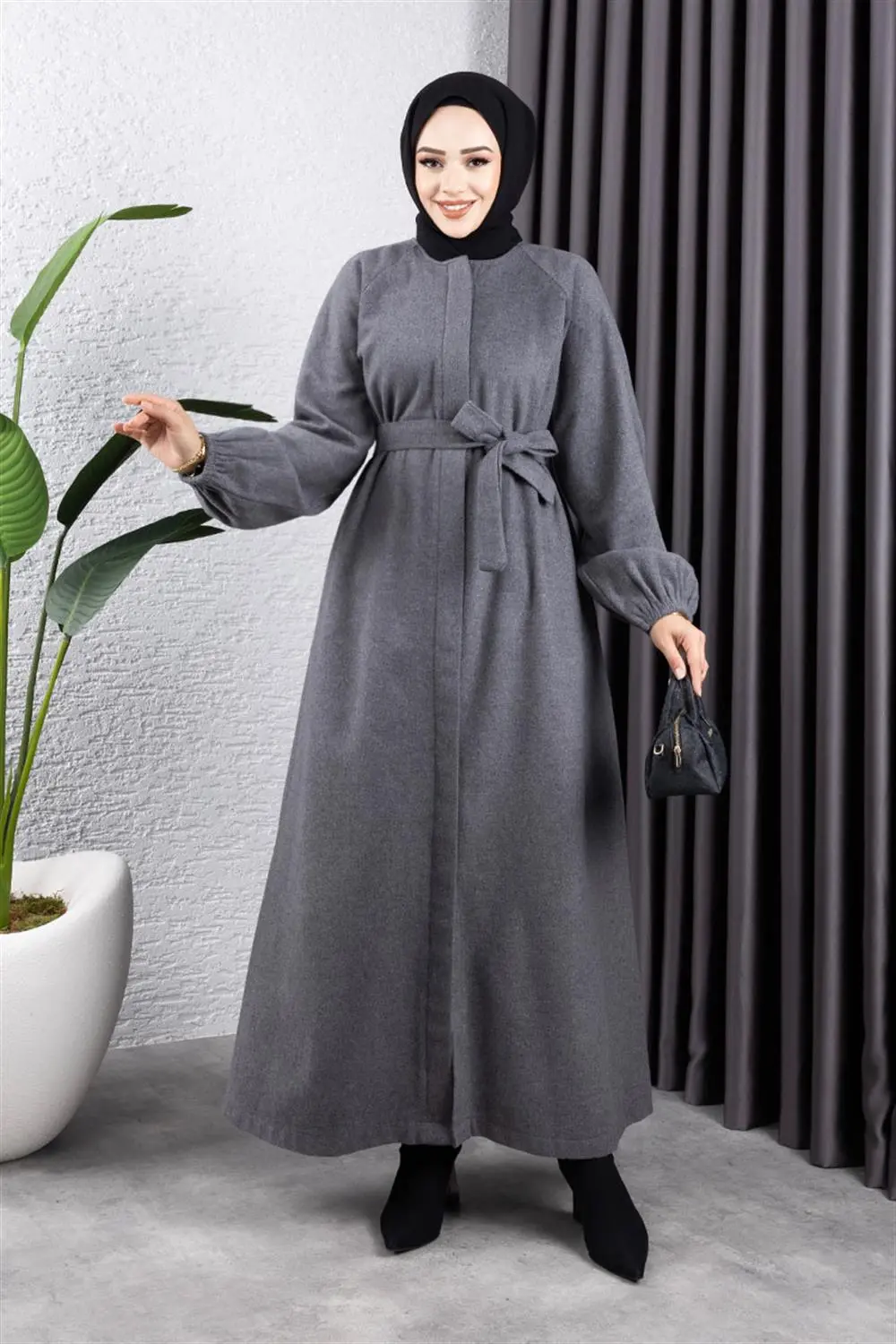 Kürk Detaylı Kaşe Manto-detail