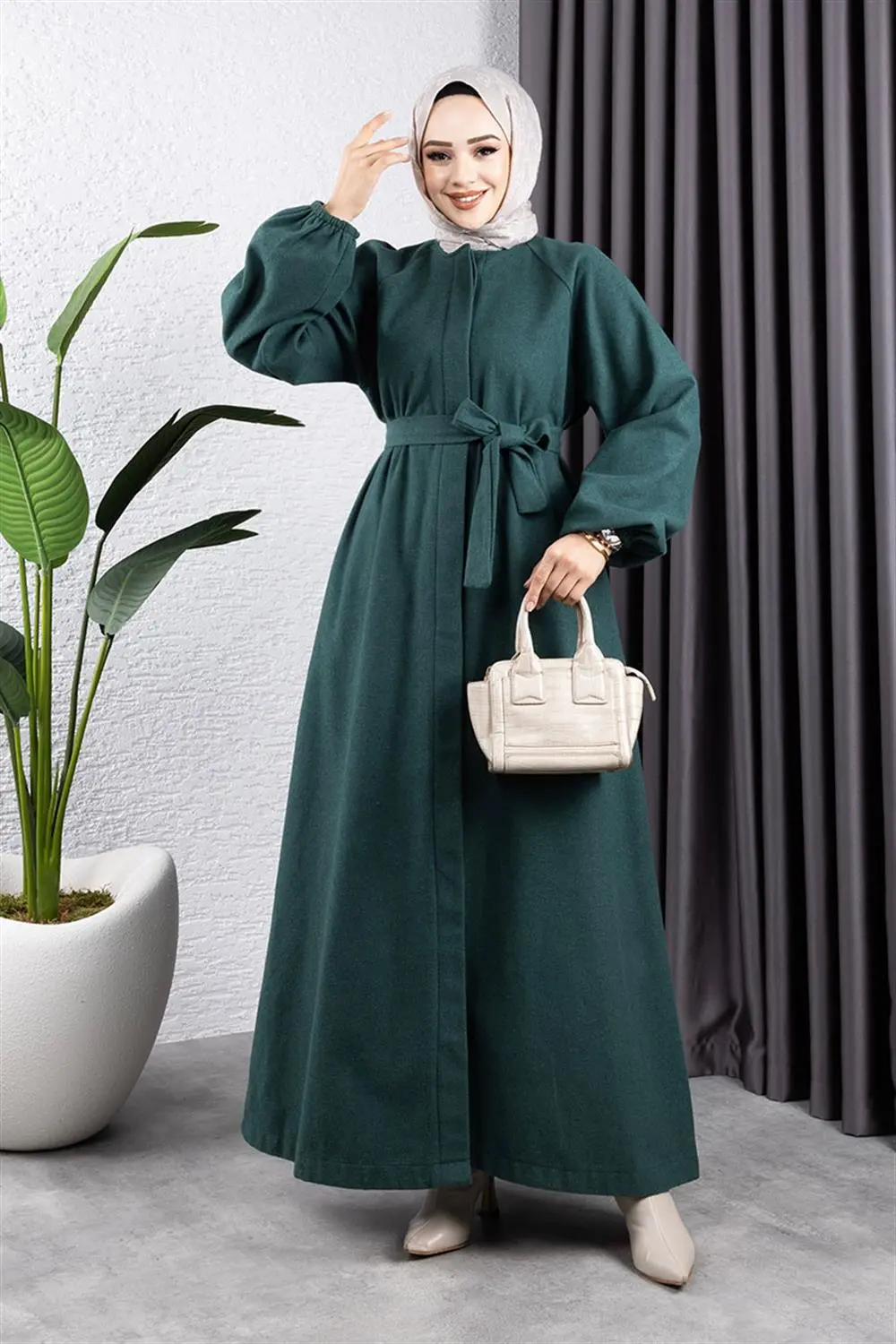 Kürk Detaylı Kaşe Manto-detail