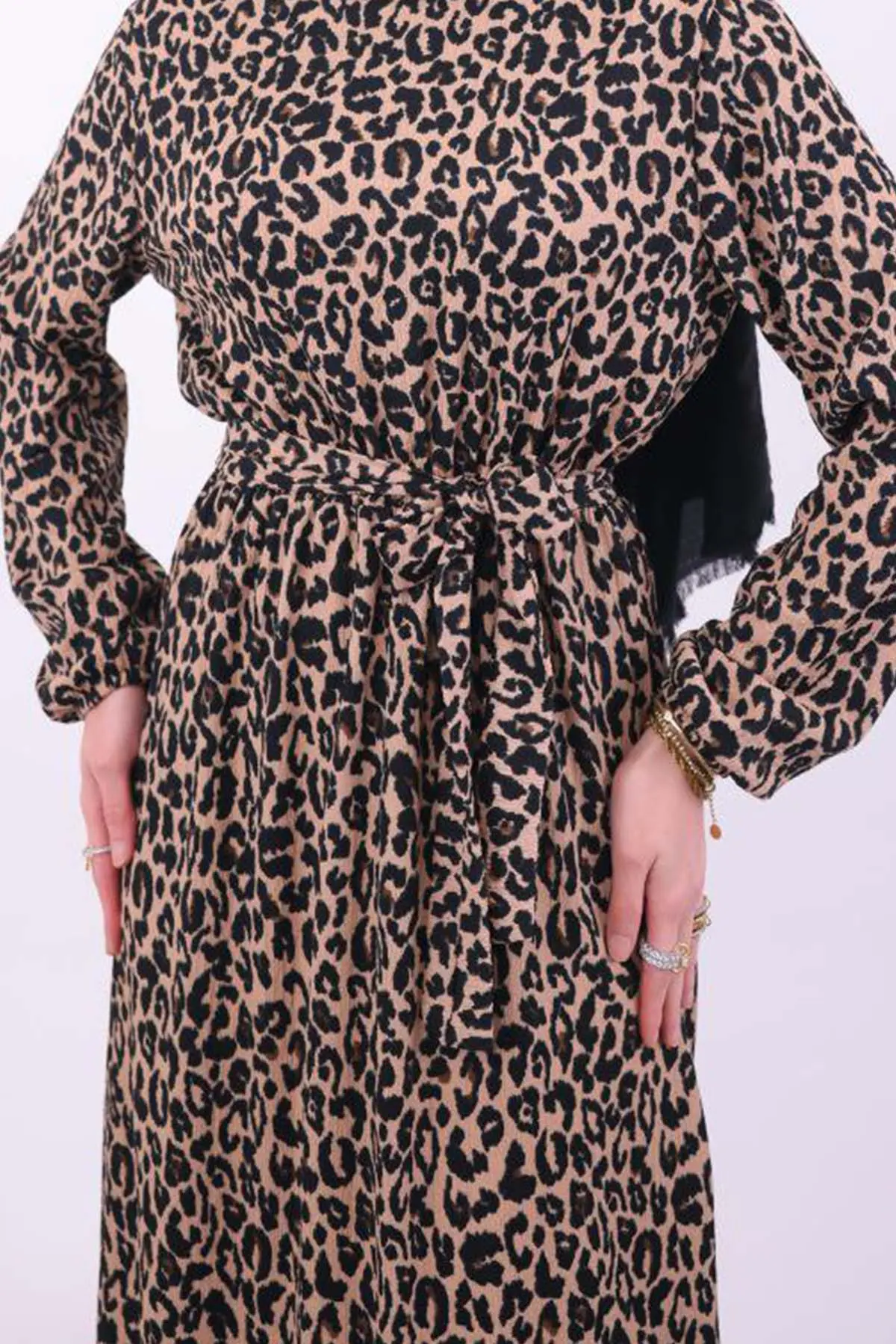 Leopar Desenli Tesettür Elbise-detail