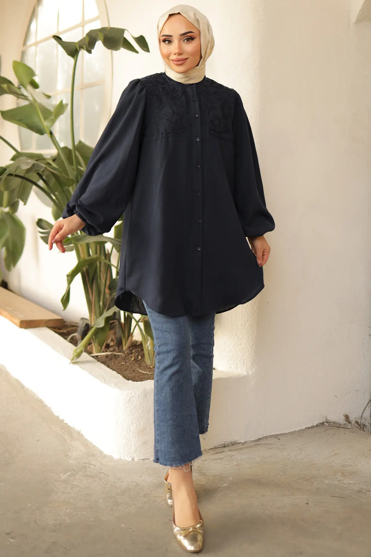 Embroidery Detailed Shirt-detail