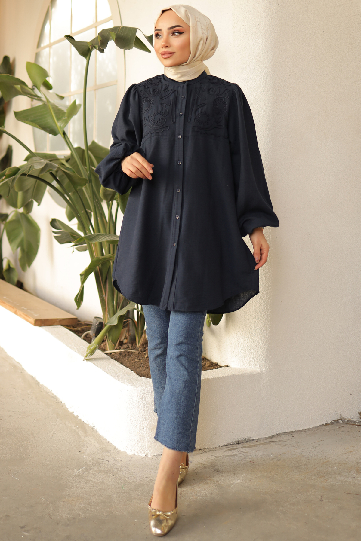 Nakış Detaylı Gömlek