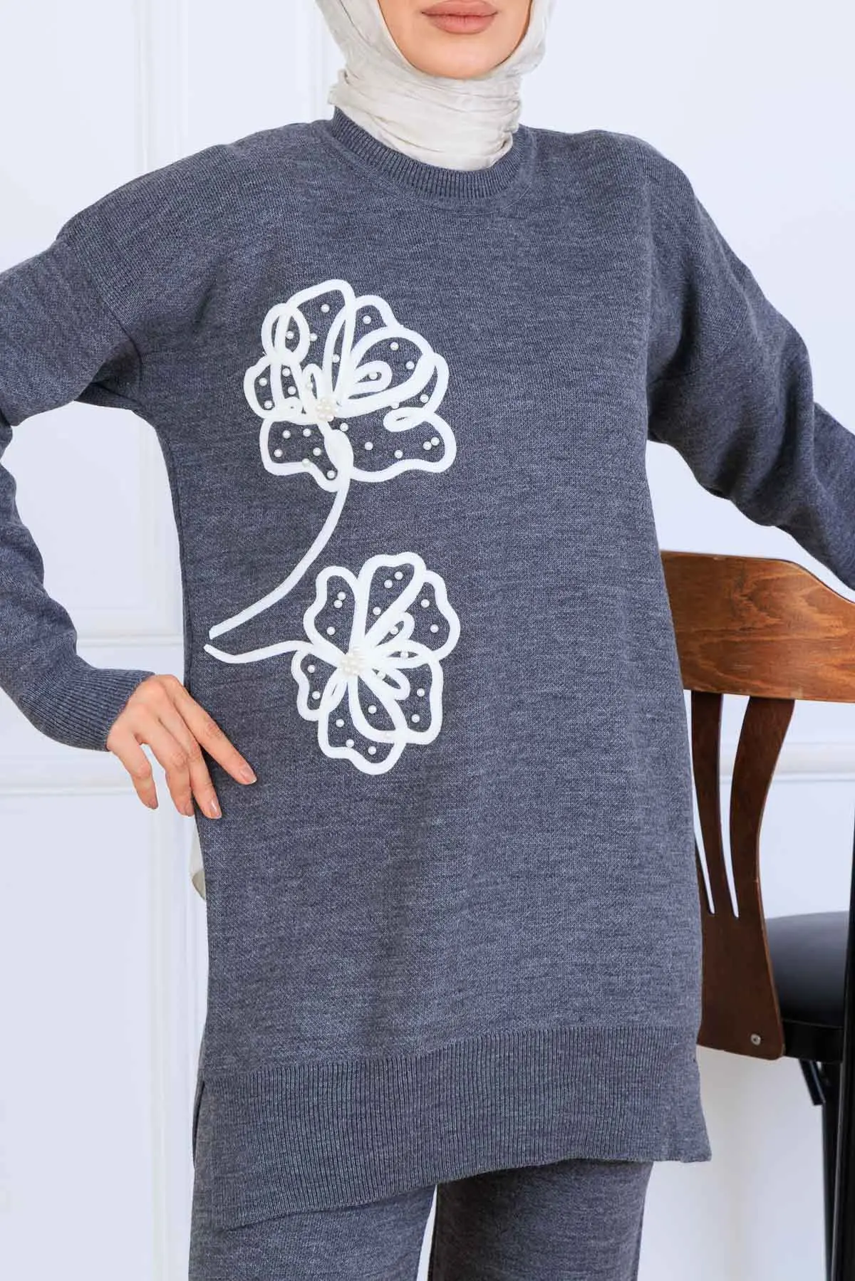 Knitwear Set With Embroidery Details-detail