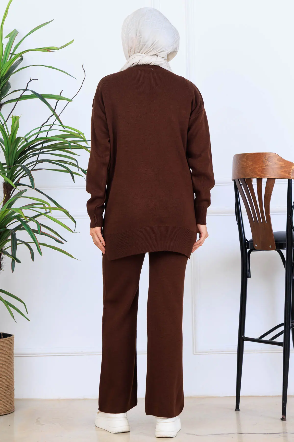 Knitwear Set With Embroidery Details-detail