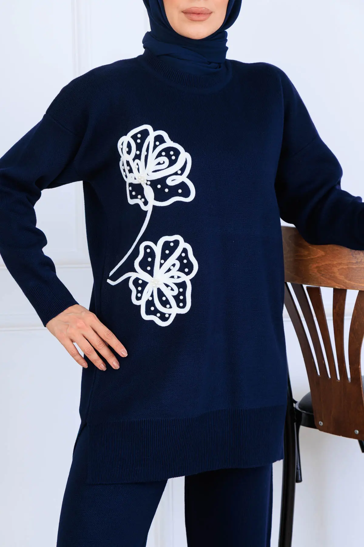 Knitwear Set With Embroidery Details-detail