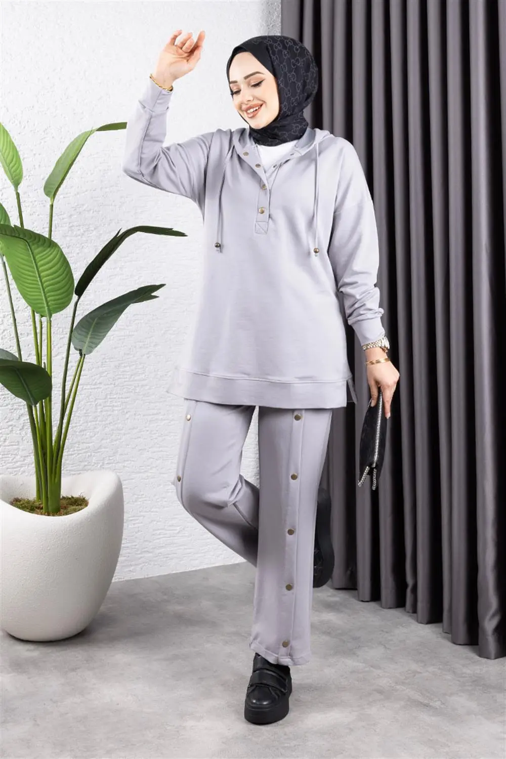 Sports Suit With Snap Detail On Trousers-detail