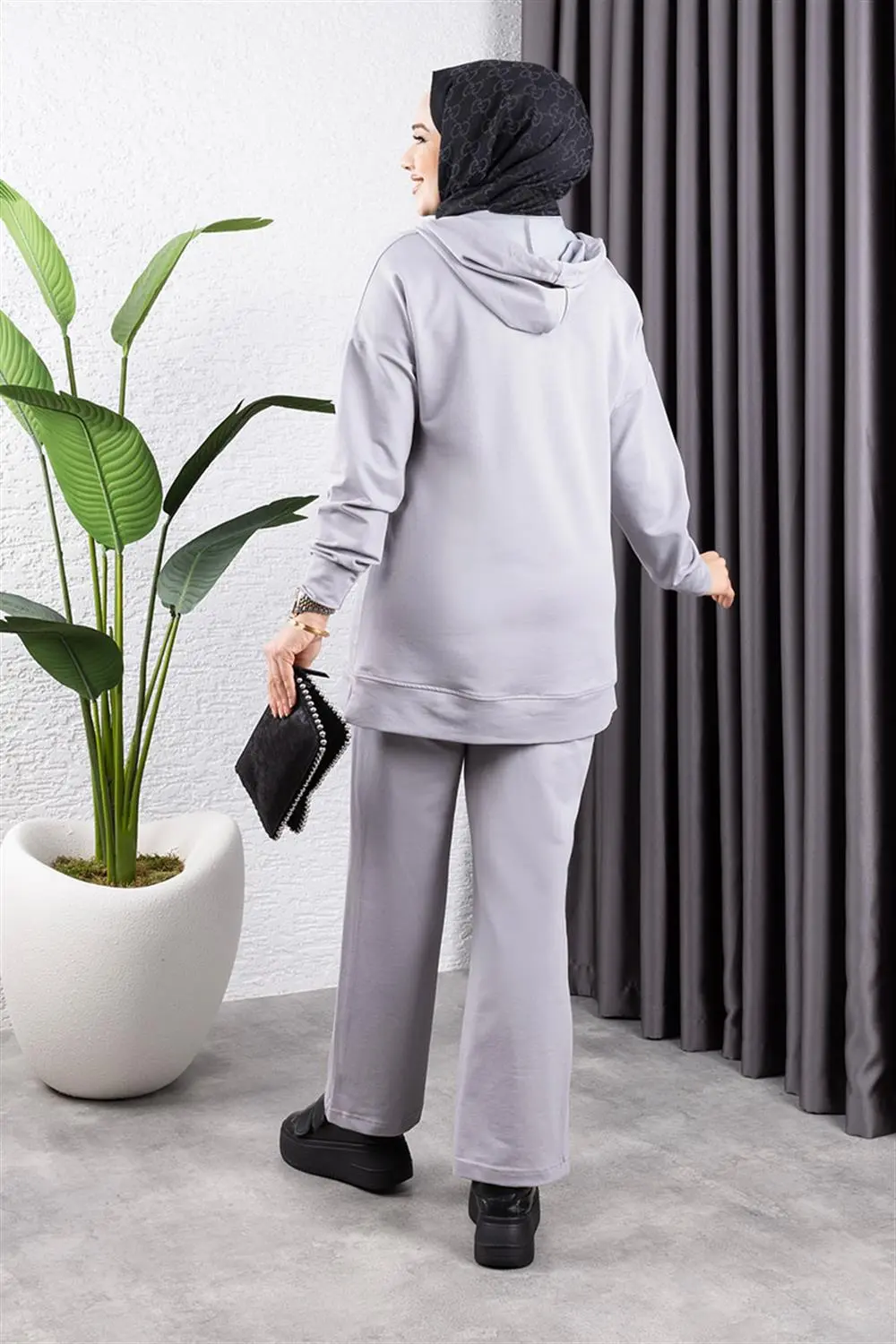 Sports Suit With Snap Detail On Trousers-detail