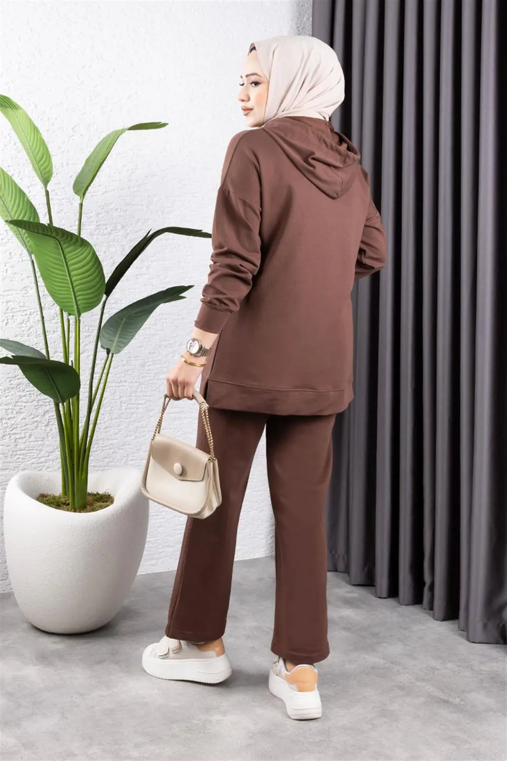 Sports Suit With Snap Detail On Trousers-detail