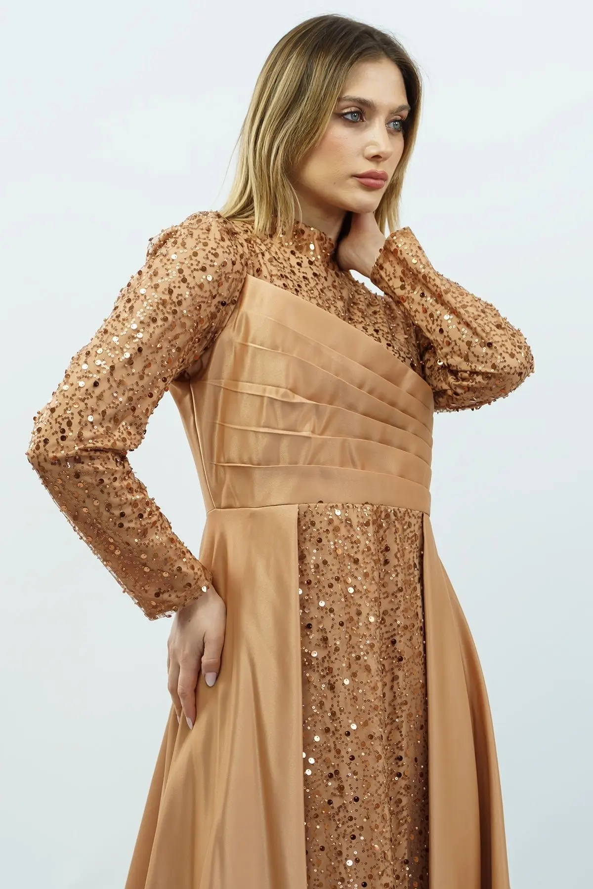 Payetli Drapeli Saten Abiye Elbise Gold-detail