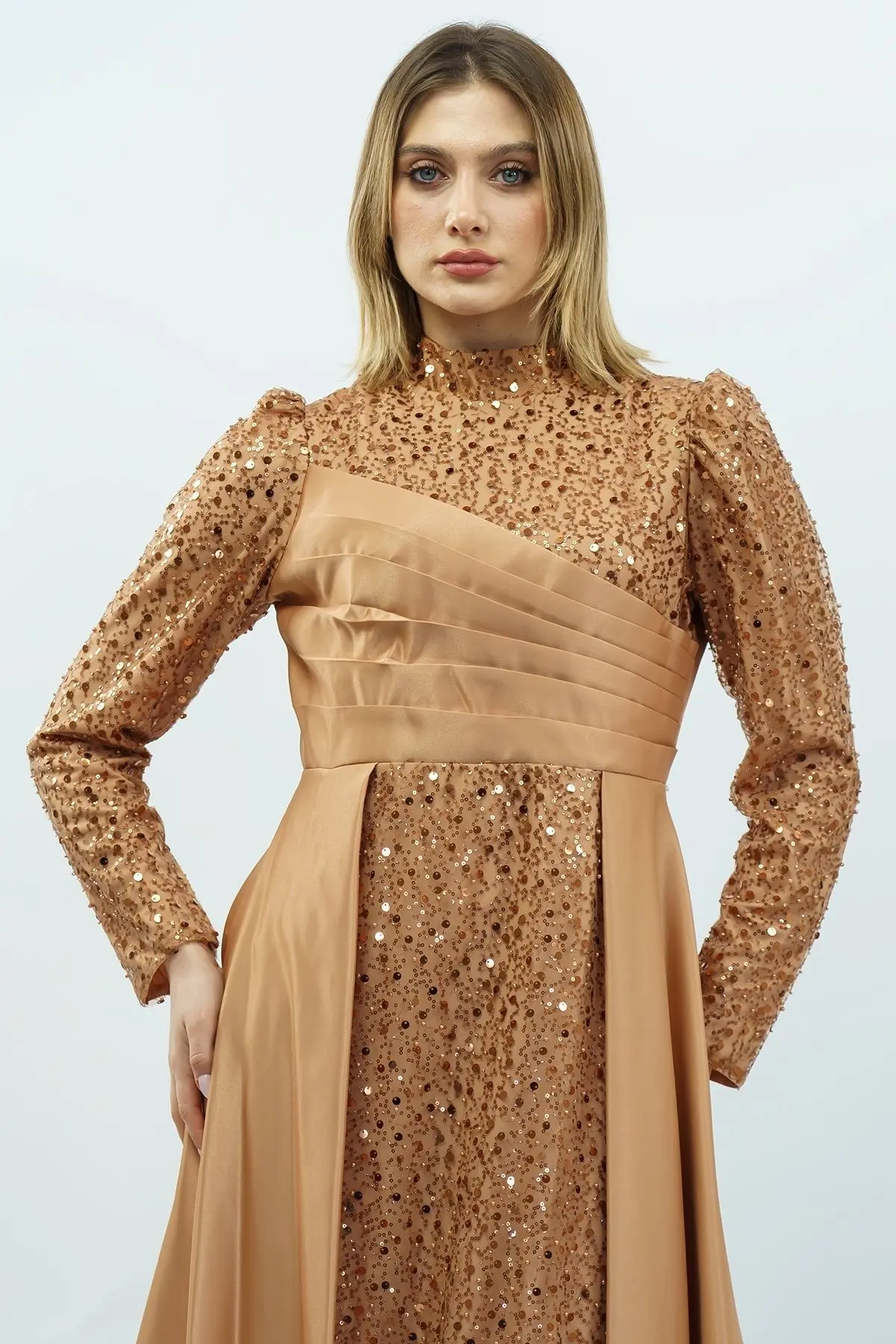 Payetli Drapeli Saten Abiye Elbise Gold-detail