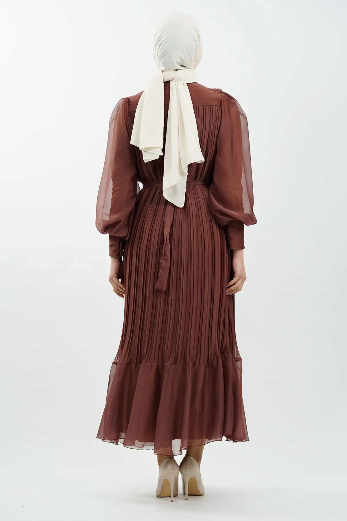Pileli Kemerli Kahverengi Tesettür Elbise-detail