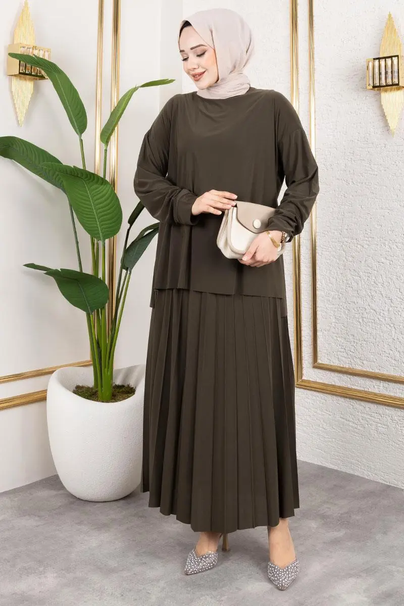 Sandy Suit With Pleated Skirt-detail