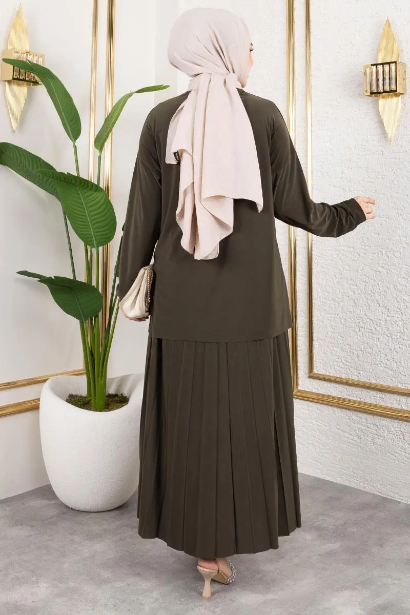 Sandy Suit With Pleated Skirt-detail