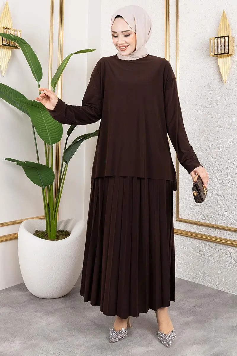 Sandy Suit With Pleated Skirt-detail