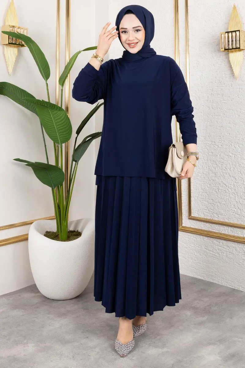 Sandy Suit With Pleated Skirt-detail