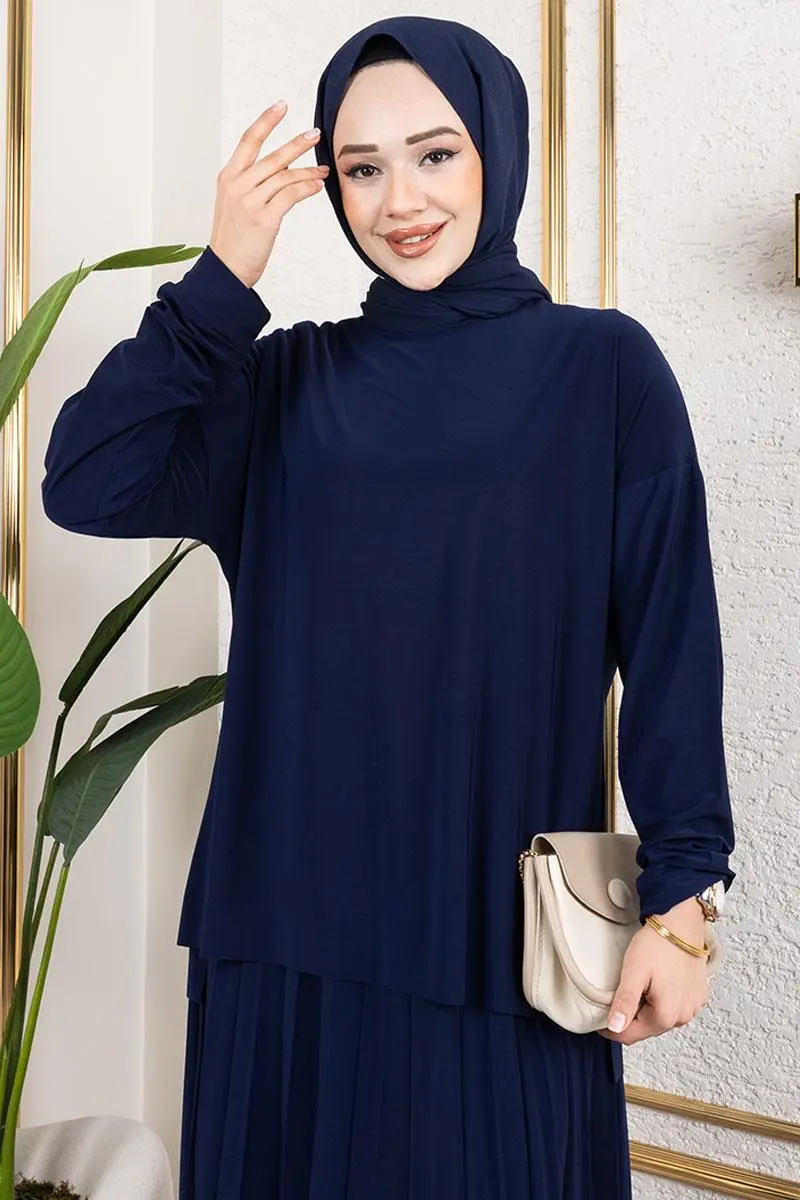 Sandy Suit With Pleated Skirt-detail