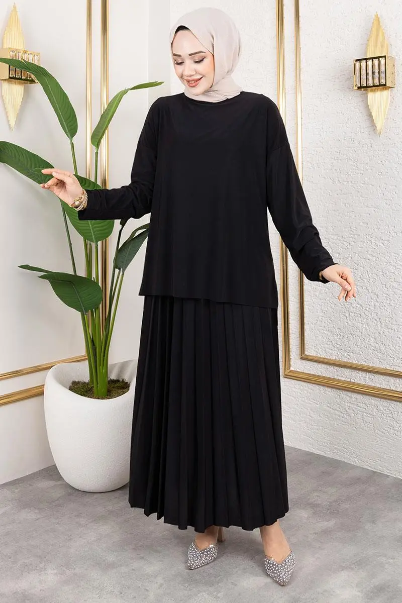 Sandy Suit With Pleated Skirt-detail