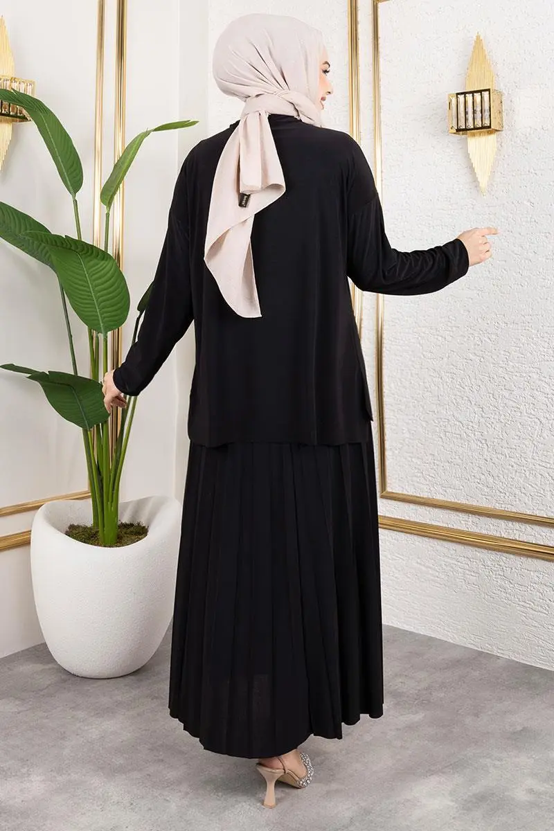 Sandy Suit With Pleated Skirt-detail