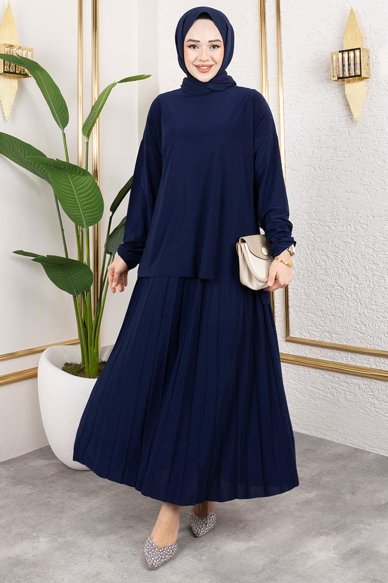 Sandy Suit With Pleated Skirt