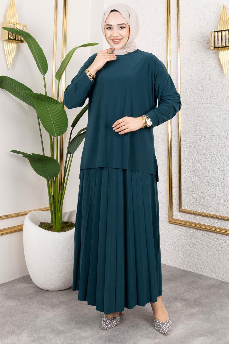 Sandy Suit With Pleated Skirt