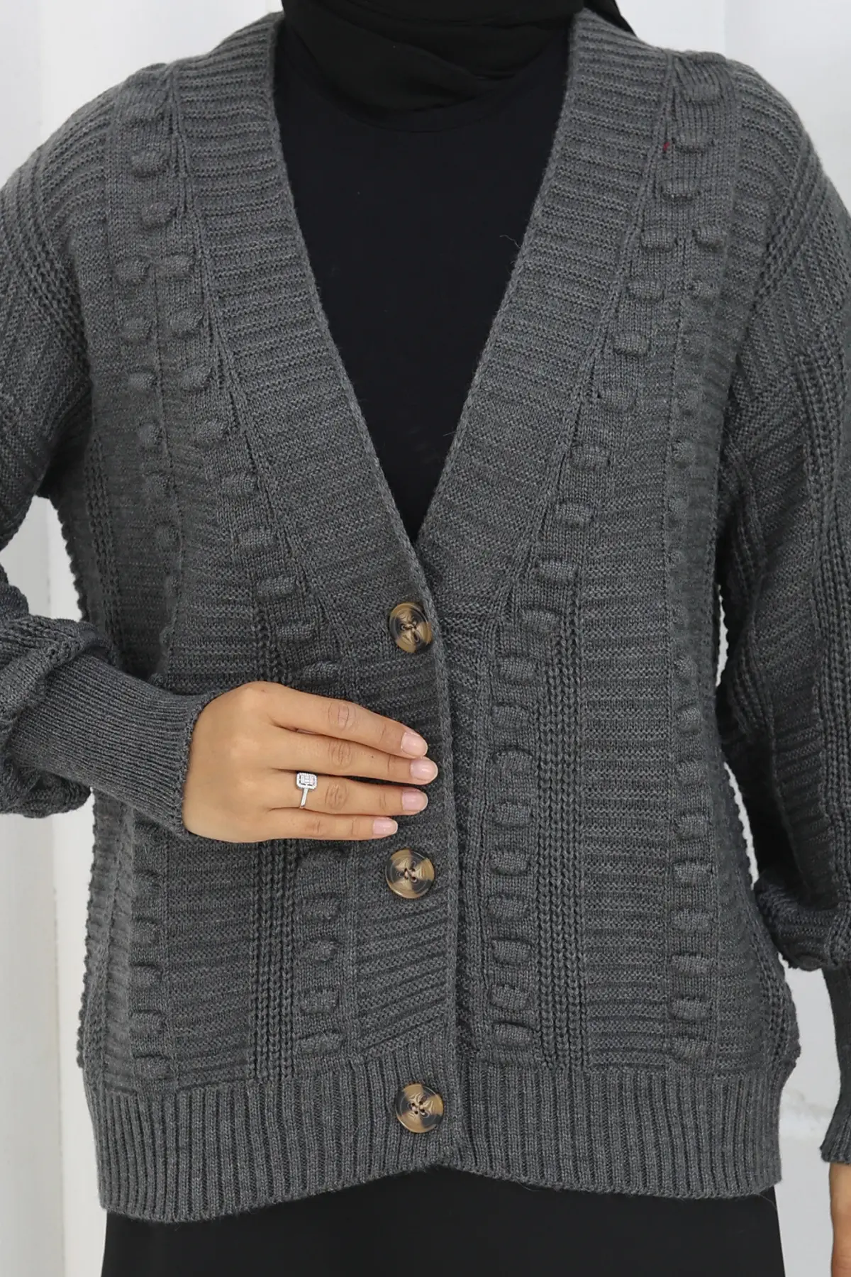 Ponponlu Triko Hırka-detail