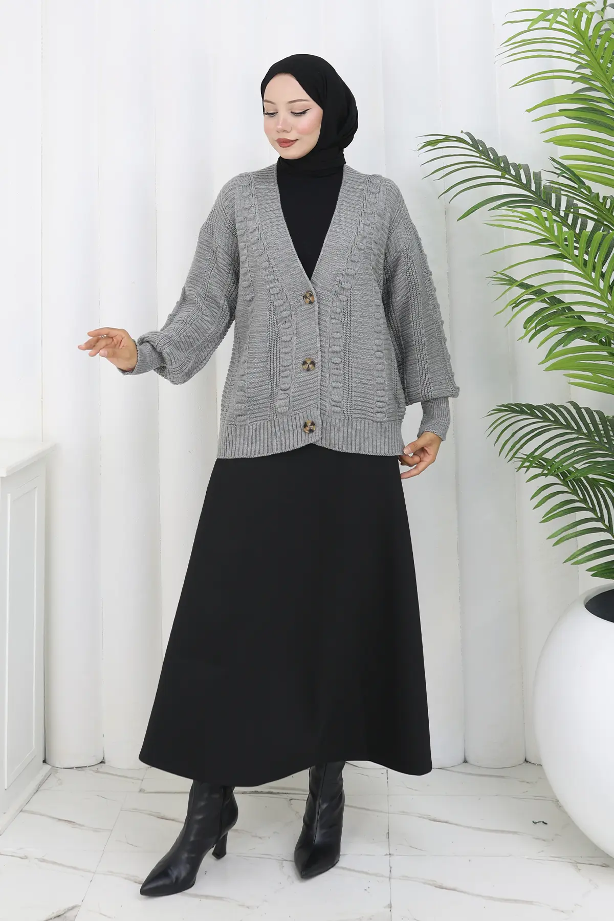 Ponponlu Triko Hırka-detail