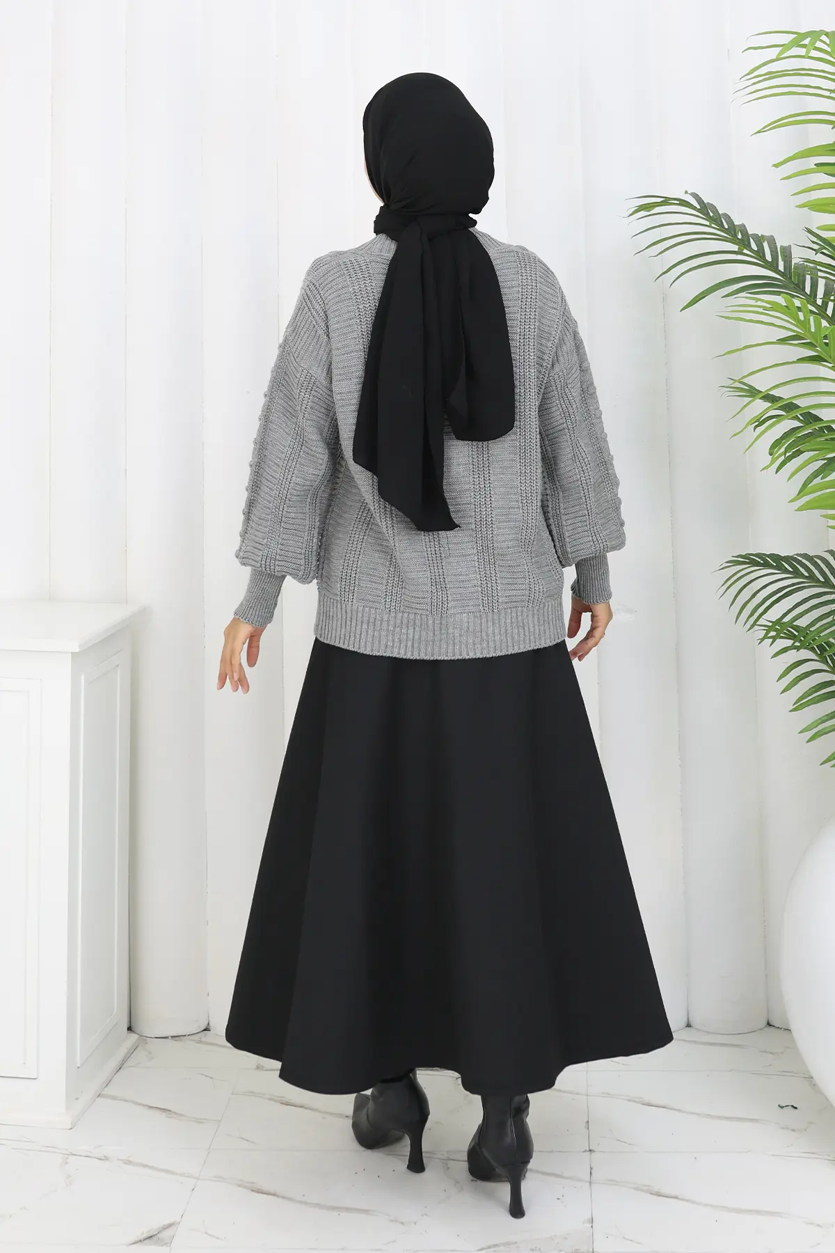 Ponponlu Triko Hırka-detail