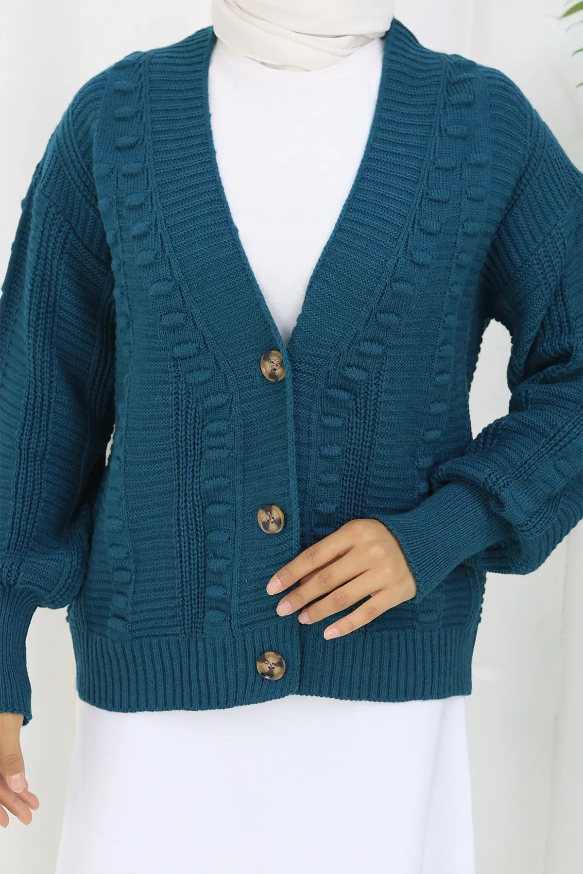 Ponponlu Triko Hırka-detail