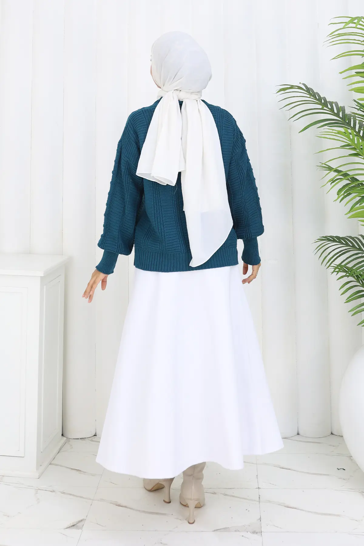 Ponponlu Triko Hırka-detail