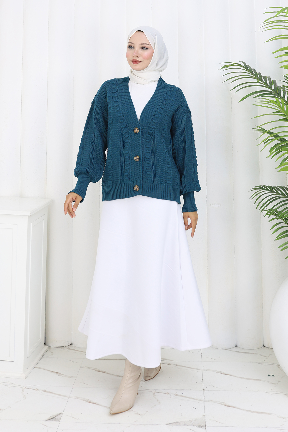 Ponponlu Triko Hırka