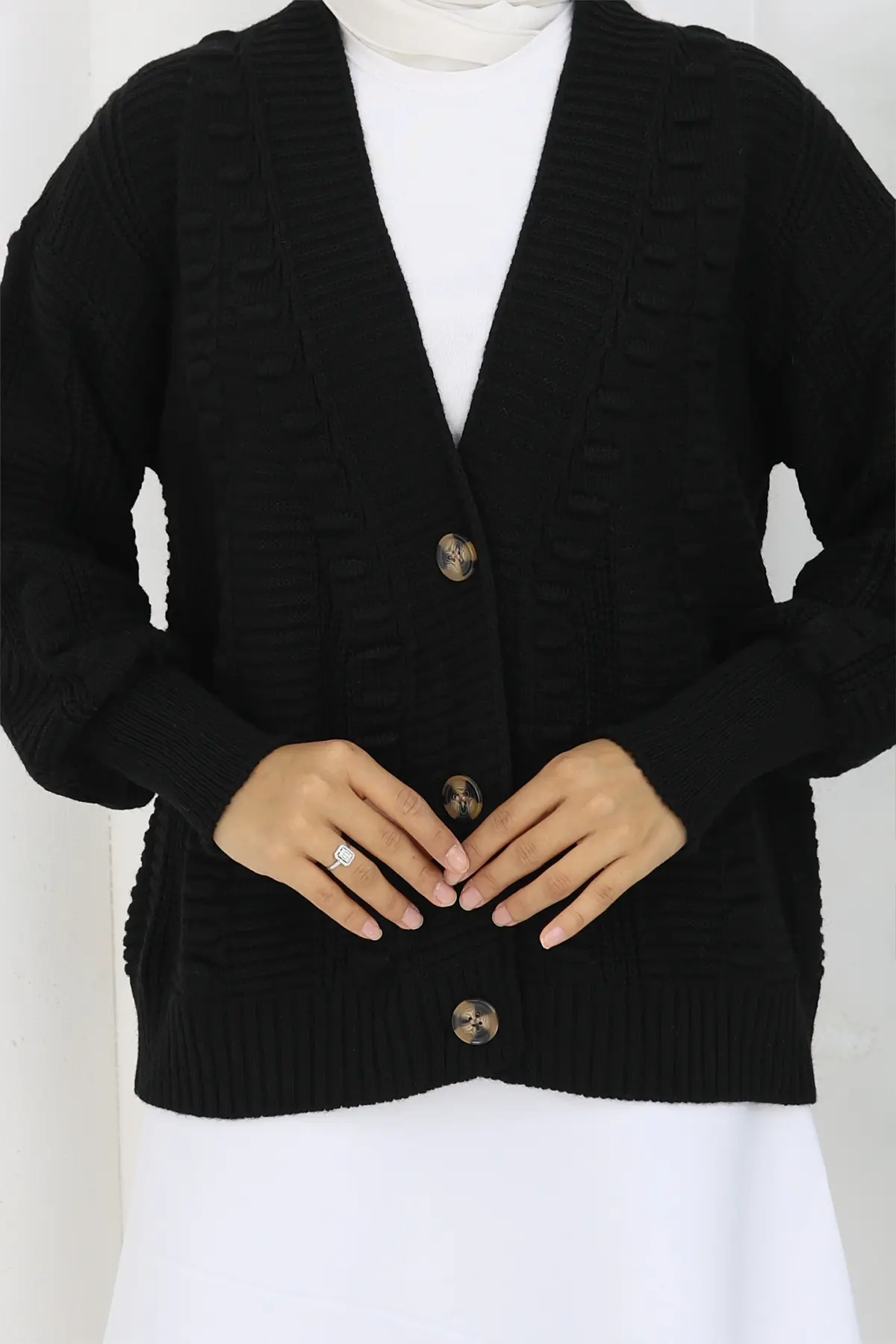 Ponponlu Triko Hırka-detail