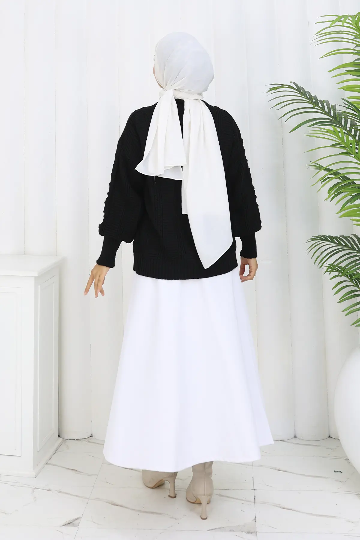 Ponponlu Triko Hırka-detail