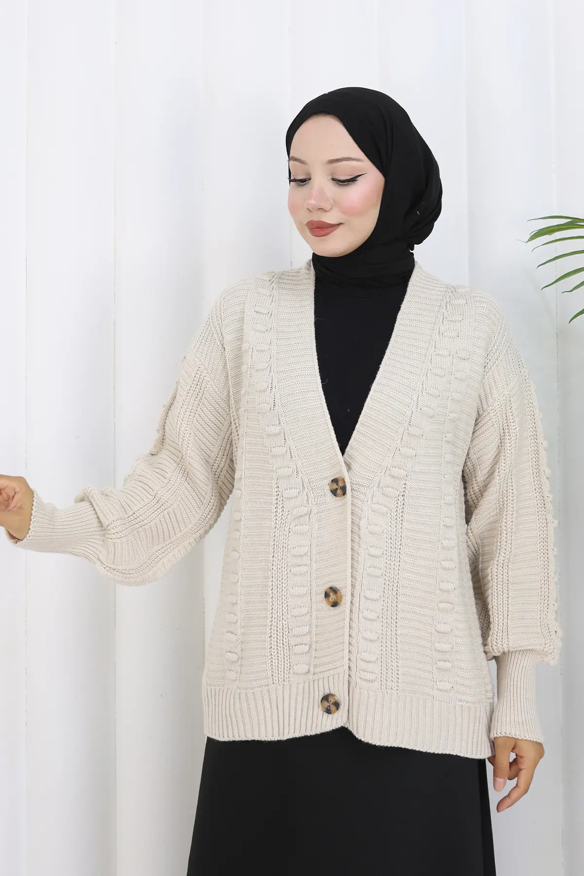 Ponponlu Triko Hırka-detail