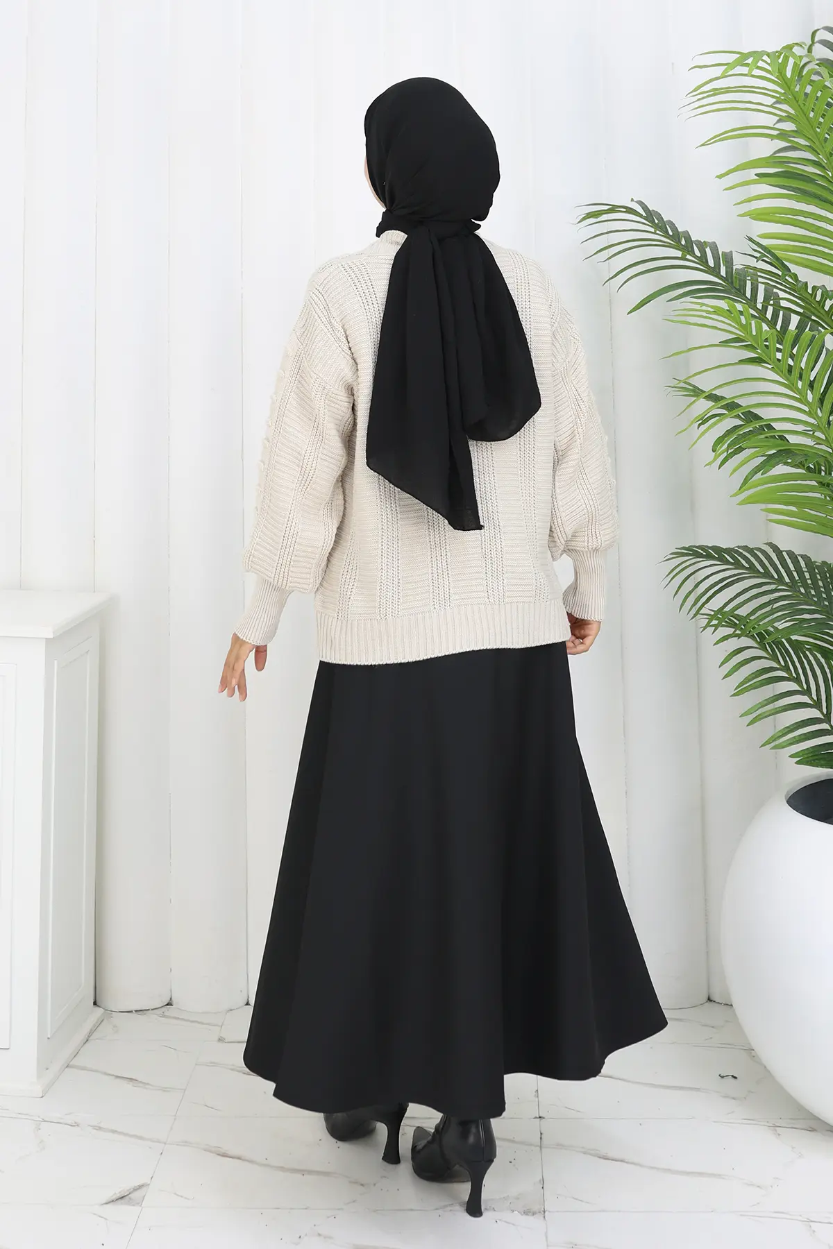 Ponponlu Triko Hırka-detail