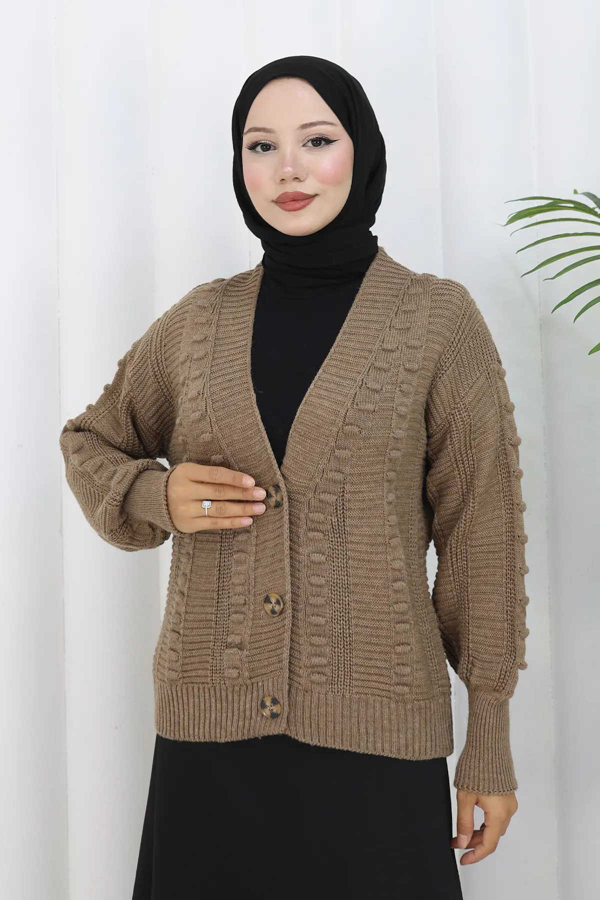 Ponponlu Triko Hırka-detail