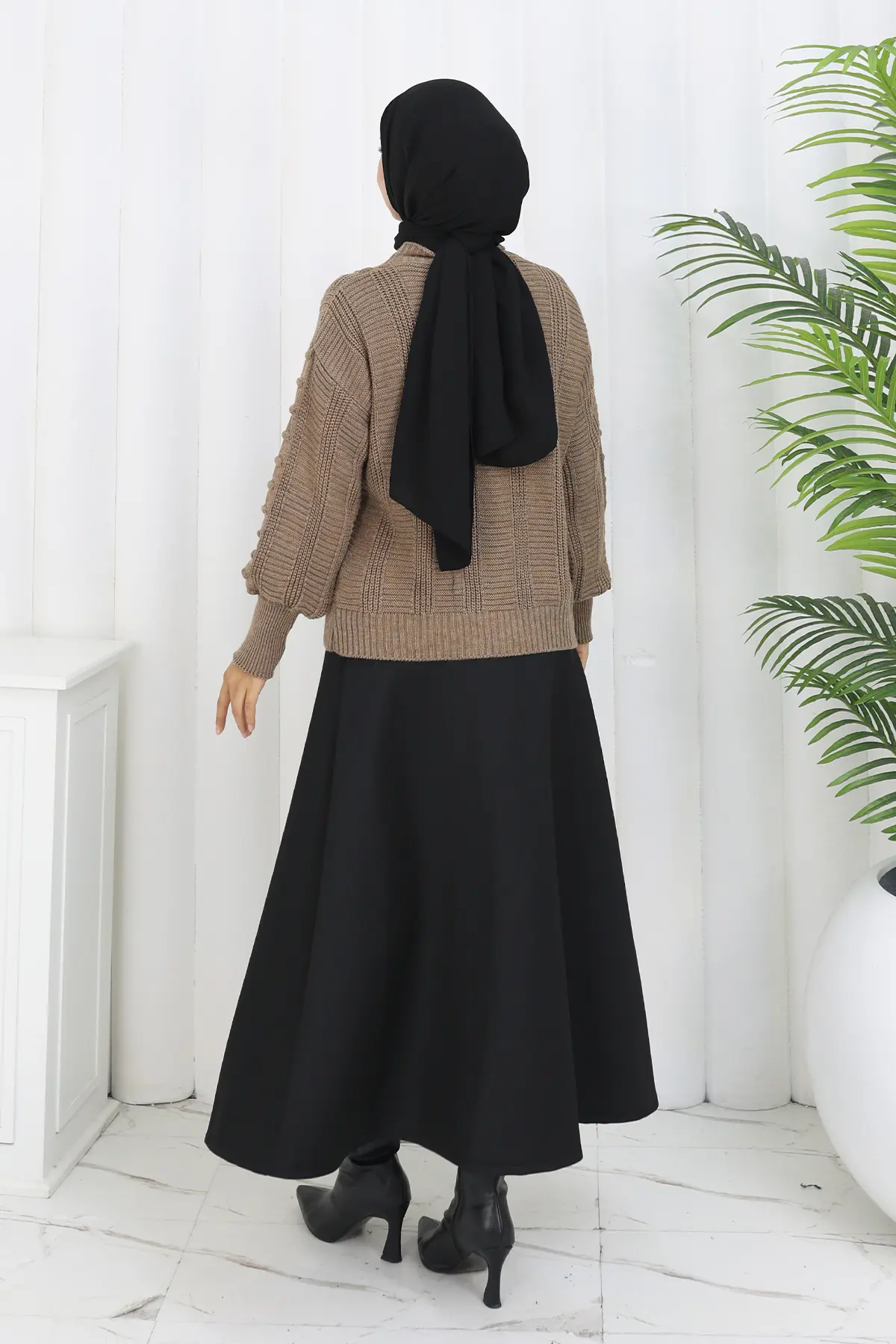 Ponponlu Triko Hırka-detail