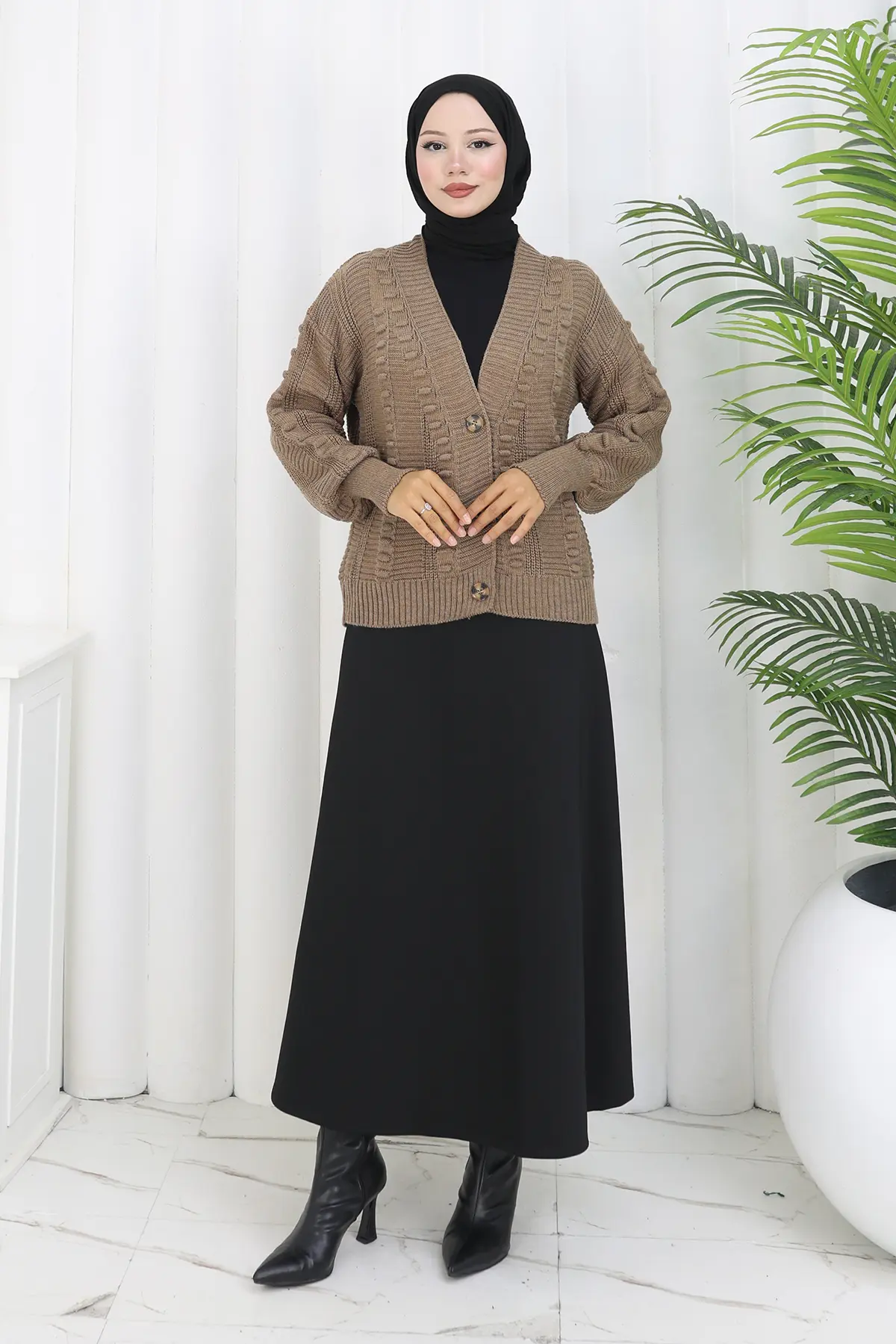 Ponponlu Triko Hırka