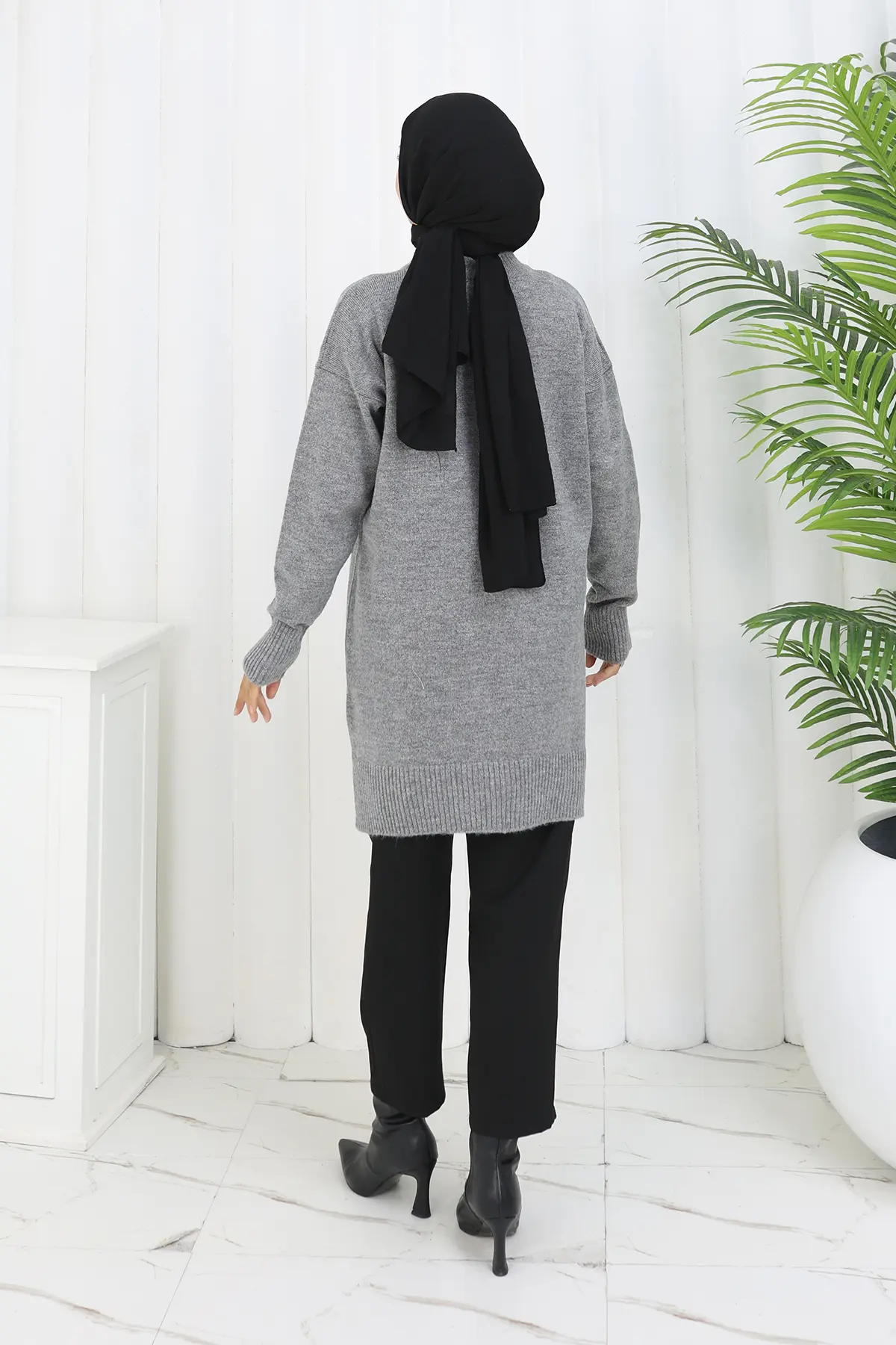 Pompom Knitted Sweater-detail