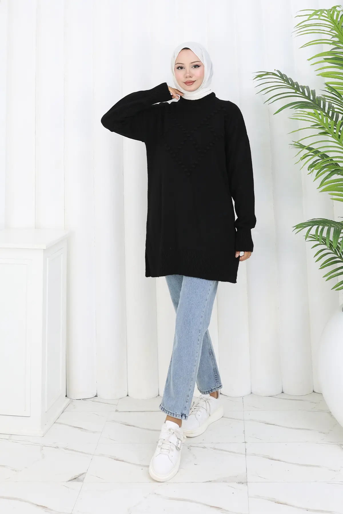 Pompom Knitted Sweater-detail