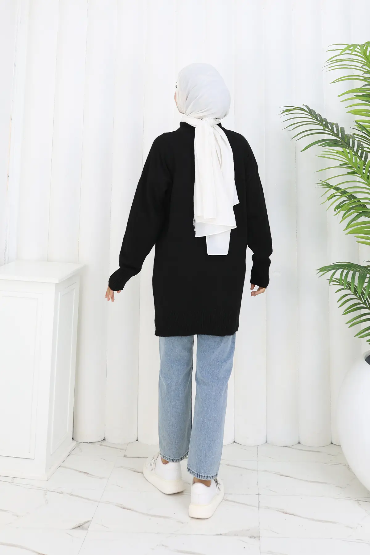 Pompom Knitted Sweater-detail