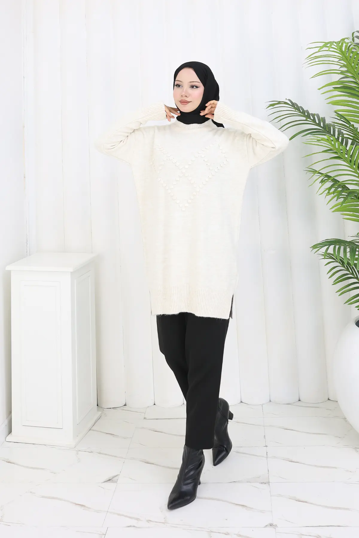 Pompom Knitted Sweater-detail